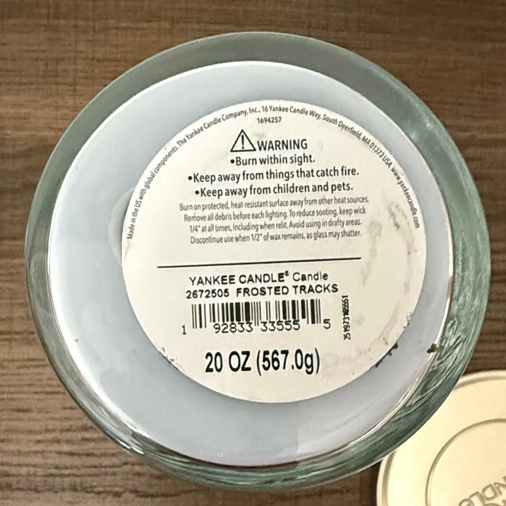 Yankee Candle Frosted Tracks Light Blue Jar